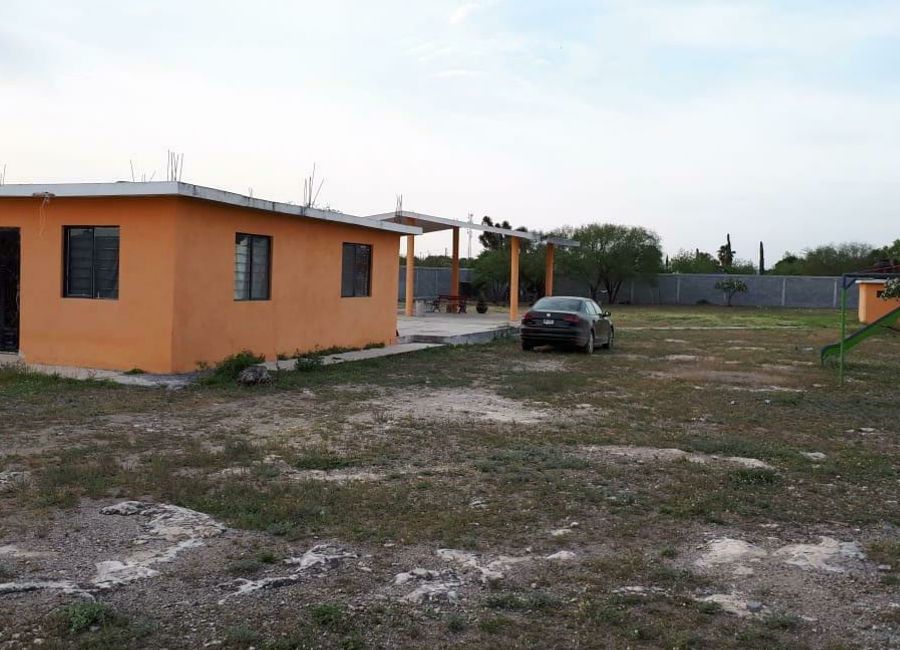 QUINTA EN RENTA EN LOS GIRASOLES EN PESQUERIA