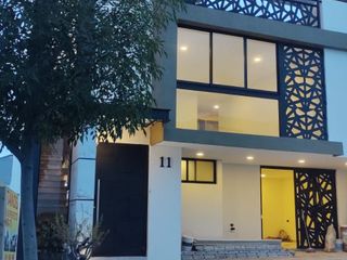 Casa Nueva en Lomas de Angelopolis, Excelente Ubicación, Acabados Premium, Doble altura