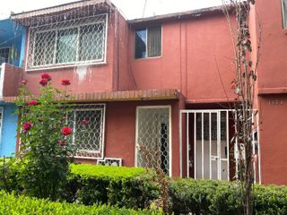 Casa de tres recámaras en condominio Culhuacán CTM Sección VII Coyoacán