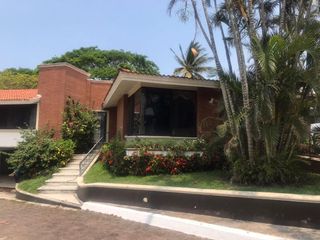 🚩 Increíble casa en venta  en el Club de Golf Villa Rica, Boca del Río Veracruz, sobre la avenida principal.