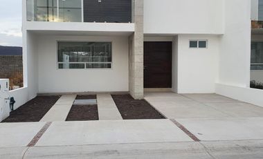 Casa nueva en Cañadas del Arroyo, 1° y 2° sección