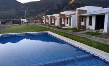 Casas en Venta en Malinalco en Condominio con Alberca Palapa y Jardines a 10 minutos del Centro caminando