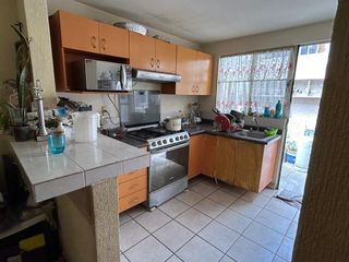 CASA EN VENTA 1 PLANTA  EN JARDINES DEL VALLE POR LA AURORA