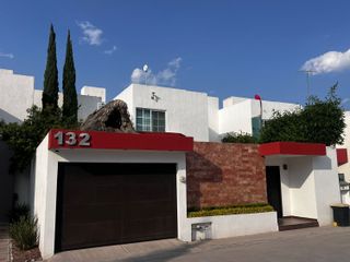 Casa amueblada en RENTA en Privada Pozarreal