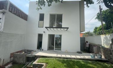 Casa sola en venta, en privada abierta. Col. El Vergel Cuernavaca, Morelos.