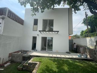 Casa sola en venta, en privada abierta. Col. El Vergel Cuernavaca, Morelos.