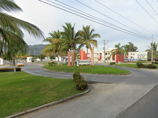 Casa en venta en Fracc. Terraplena, Manzanillo, Colima., ¡Compra directamente con los Bancos!