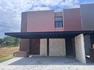 CASA EN VENTA EN ALTOZANO