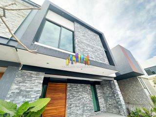 CASA EN VENTA EN LA CIMA DE ZAPOPAN CON TERMINADOS DE LUJO