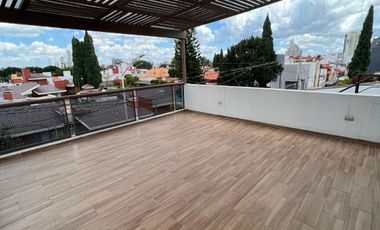 Casa en venta en Puebla en fraccionamiento Estrellas del Sur, por Zavaleta y Boulevard Atlixco. Con DOS CONSULTIORIOS