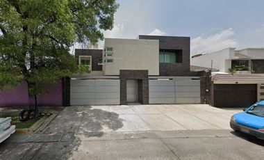 Hermosa casa en venta en Circuito Ingenieros, CD. Satélite, C.P. 53100 Naucalpan de Juárez, Edo. Mex.
