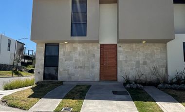 Casa en Venta $3,999,000 - En Condominio - Zibatá Querétaro