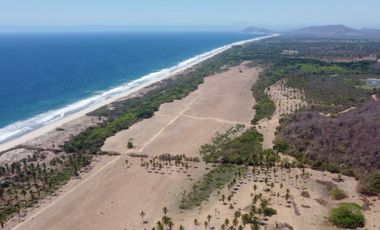 Terreno Frente Al Mar en Playa Punta Escondida