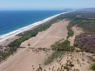 Terreno Frente Al Mar en Playa Punta Escondida