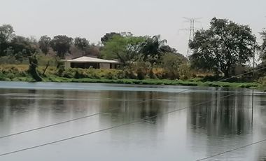 Casa con terreno en la Tortugas