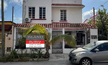 Casa en venta para inversión en Supermanzana 51 en Cancún, Q Roo