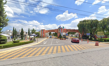 Casa en venta en el Fraccionamiento Hacienda del Valle II, Toluca.