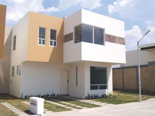 Casa nueva en fraccionamiento, en San Mateo Atenco cerca del tren interurbano, Toluca, Calimaya, Zinacantepec