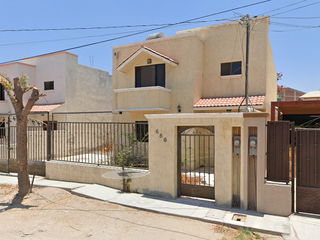 Hermosa casa en remate en fraccionamiento Juárez en La Paz