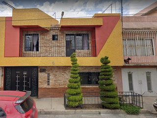 Bonita Casa En Una Exelente Ubicación Calle Imploración # 20 Col. La Perla Nezahualcóyotl GSN