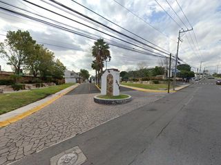 Casa en Col. Lomas de San Pedro Residencial, Querétaro., ¡Compra directa con el Banco, no se aceptan créditos!