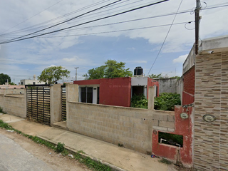 Casa en Venta de Remates Bancarios, ¡Gran Oportunidad de Inversión, Compra a Costo Bajo y Revéndelo Más Alto o Para Vivir! ¡Zona de Gran Plusvalía! ¡Gran Terreno Para Construir! Ubicado en Calle 19, Mulsay, Mérida, Yucatán.