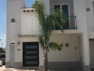 VENTA DE CASA EN RESIDENCIAL CEDROS AL NORTE DE AGUASCALIENTES (GILDA)