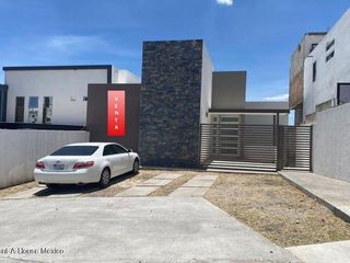 Casa nueva en desniveles, Real de Juriquilla, Querétaro