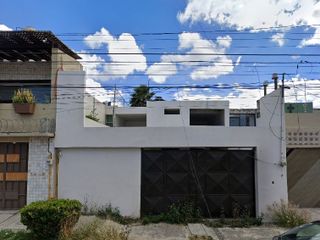Casa en venta en Prados Agua Azul, cerca del Tecnologico de Monterrey, Angelopolis, La Noria parques y escuelas