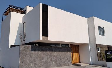 CASA NUEVA EN VENTA EN ZAKIA CON 3 RECAMARAS Y ROOF GARDEN