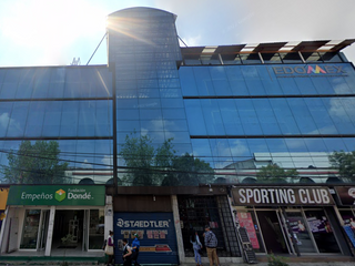 Edificio en Renta en Toluca Centro, a una cuadra de Plaza Molino y Alameda Central, con elevador y estacionamiento propio para 30 autos.