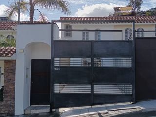 CASA EN VENTA - JARDINES DE LA MESA