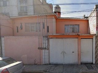 casa en venta en Plan de San Luis num 206, Col La Magdalena, Toluca de Lerdo, Estado de Méx