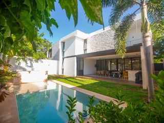 Casa en venta en Merida,Yucatan EN PRIVADA CERCA PLAZA LA ISLA