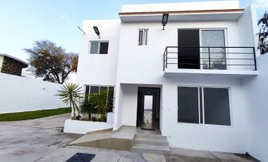 RESIDENCIA EN VENTA CÉNTRICA (2 PLANTAS) TEQUISQUIAPAN.