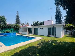 CASA EN UN NIVEL EN LOMAS DE COCOYOC