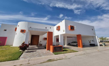 CASA EN RESIDENCIAL HACIENDA EL ROSARIO EN TORREÓN COAHUILA, EN REMATE BANCARIO