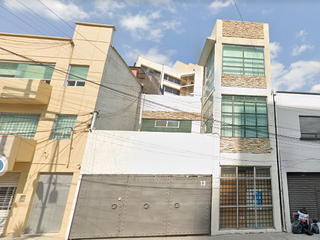 Buena casa en remate bancario cerca de metro Chilpancingo, Benito Juarez