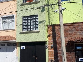 Edificio de Departamentos, 6 Habitaciones, 3 Baños, en Colonia Morelos, Pachuca.