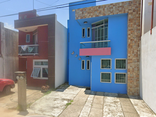 Casa en venta en Avenida Ceiba, Coatzacoalcos ¡Compra esta propiedad mediante Cesión de Derechos e incrementa tu patrimonio! ¡Contáctame, te digo cómo hacerlo!