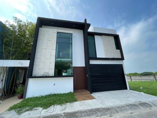 ⚠️ Increíble casa en Renta en Fracc. Lomas Residencial Alvarado, Veracruz.