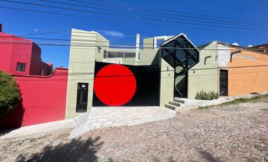 Designer House "The Red Dot" Los Frailes