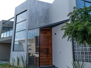 Casa en Venta en Zona Recta Cholula en Fraccionamiento con Áreas Verdes, Excelente Ubicación, Acabados y Amenidades Premium