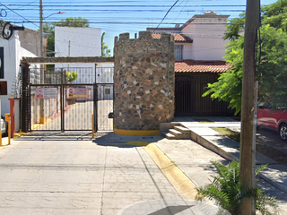 Casa en venta a 5 minutos de Plaza Mayor, León Guanajuato.