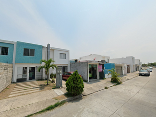 Casa en venta en Col. Lagos de puente moreno, Medellín, Veracruz., ¡Compra directamente con los Bancos!