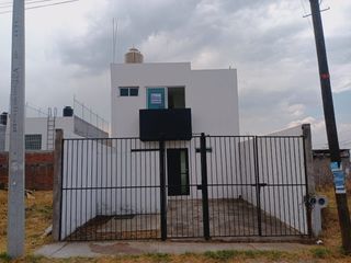 SE VENDE CASA EN EL TREBOL