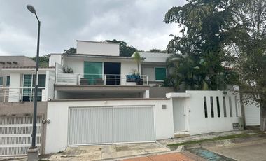 CASA EN VENTA 3 RECAMARAS CON AMPLIO JARDIN  ZONA MONTE MAGNO