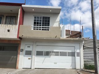 Casa en venta en la Colonia Pocitos y Rivera junto a una gasolinera nueva excelente ubicación en Veracruz ver