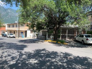 Venta 2 Casas-1 piso, 2 Departamentos y una Bodega LAS TORRES Monterrey ESQUINA especial para INVERSION