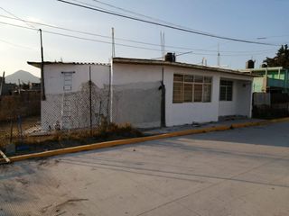 Venta Casa en obra blanca, con terreno, en esquina, todos los servicios.